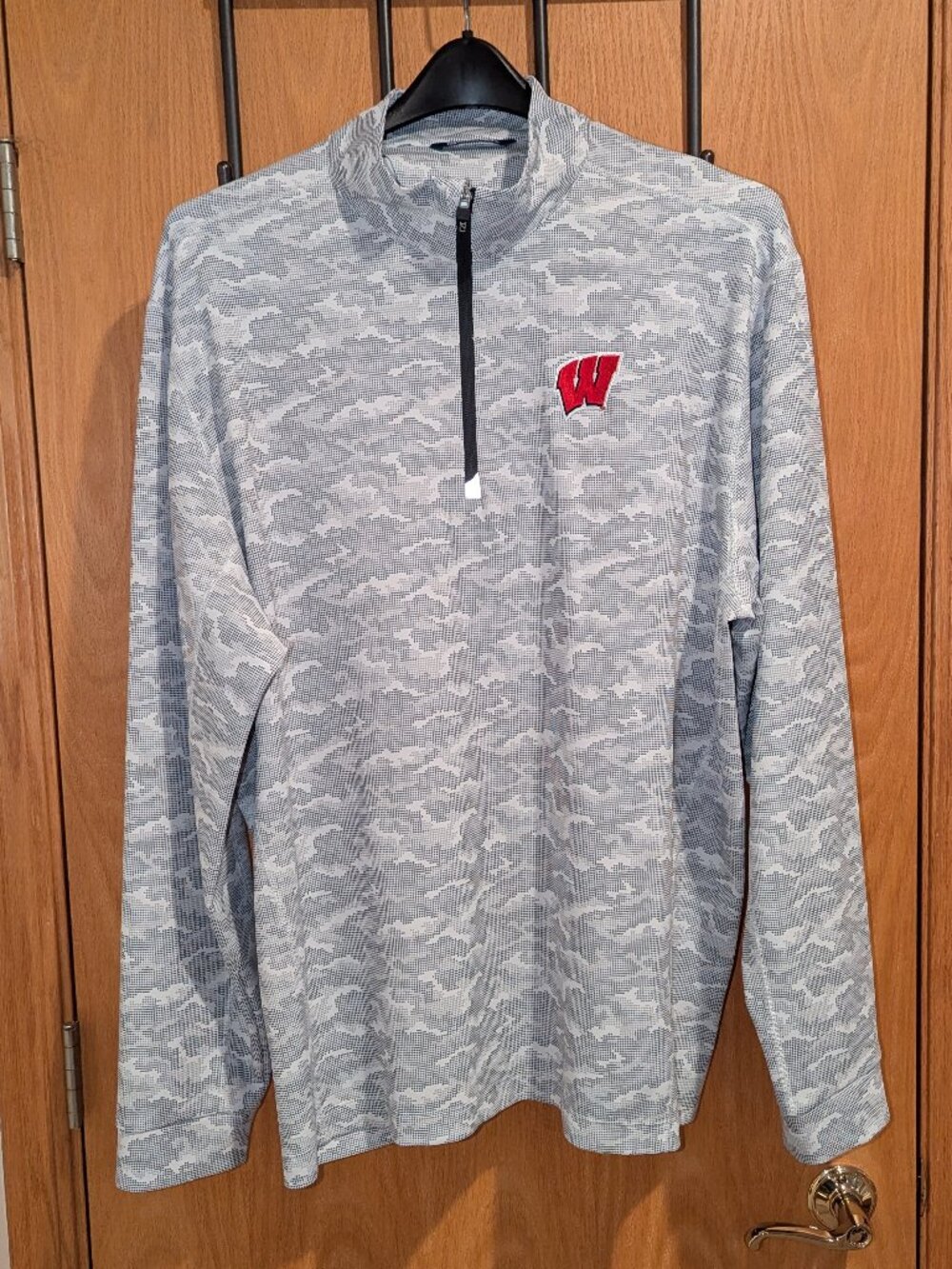 Cutter & Buck Wisconsin Badgers Traverse Camo 1/4 Zip Pullover